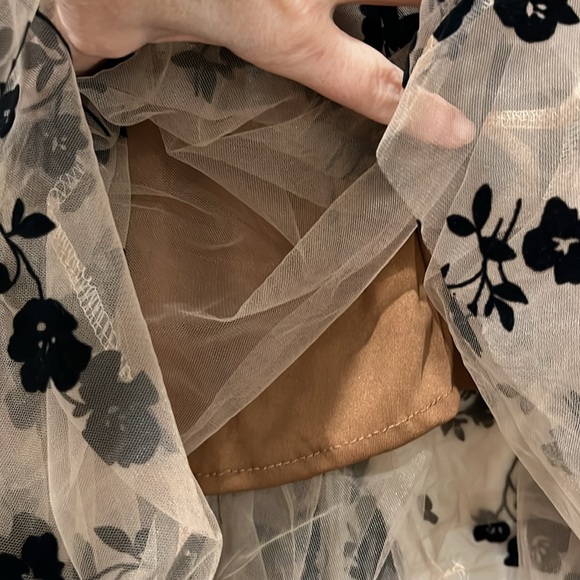 3D Posy Double-Layered Mesh Midi Skirt - Picture 6 of 8